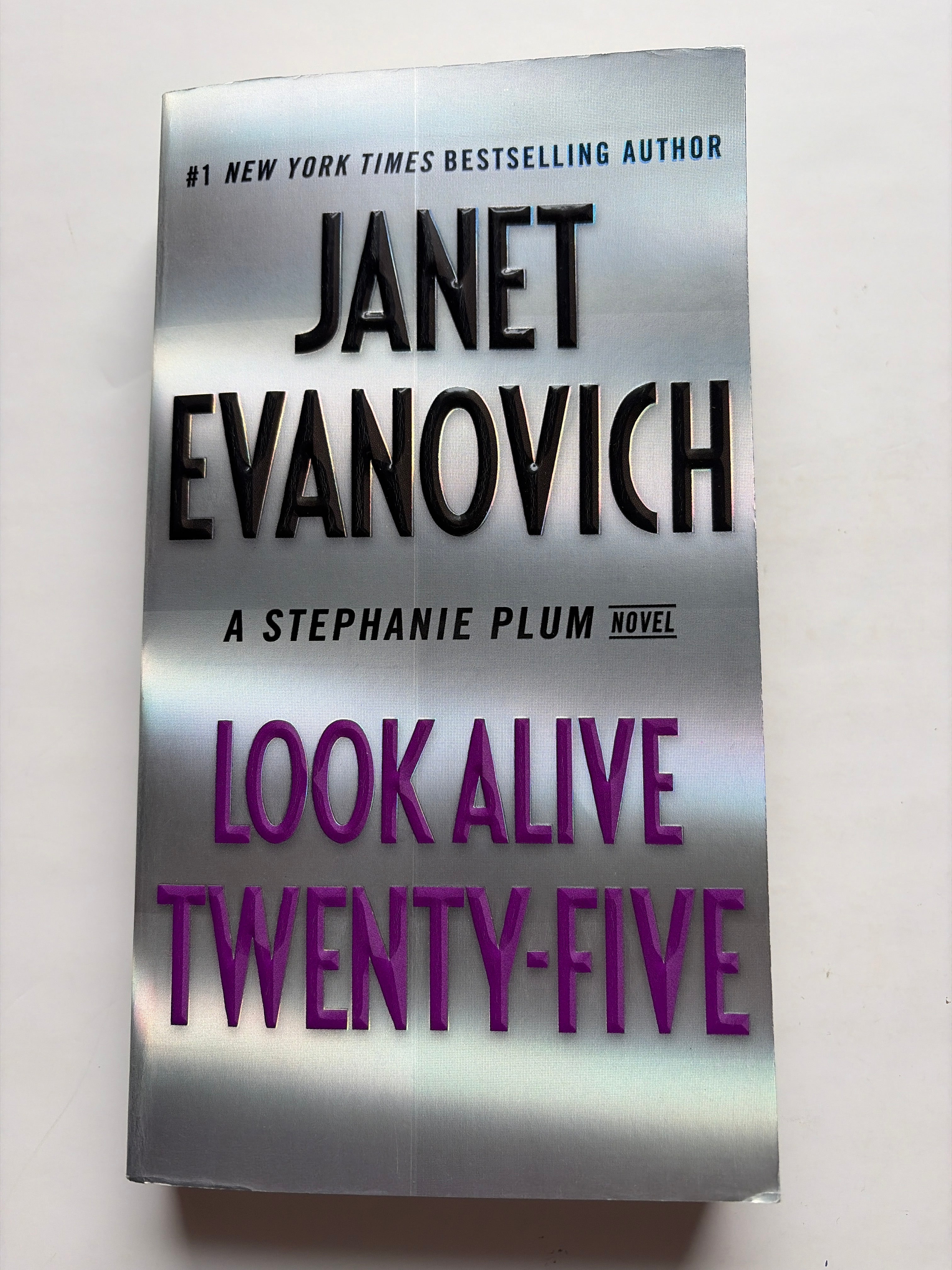 Look Alive Twenty-Five by Janet Evanovich